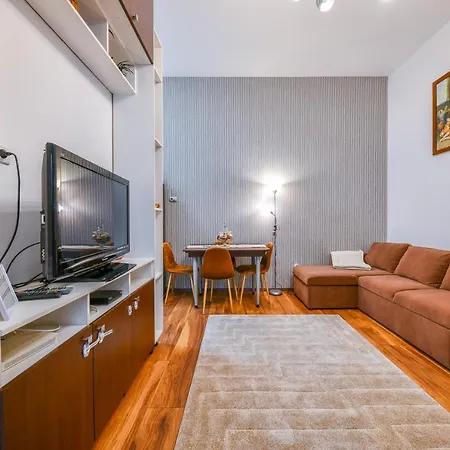 Glam Apartment *
